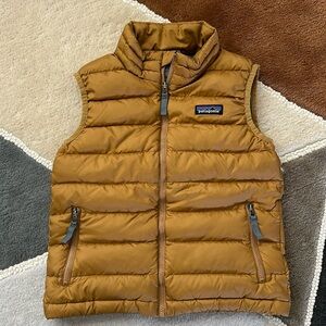 Patagonia Kids Sleeveless Puffer Down Tan Gold Vest XS 5-6